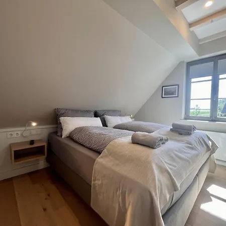 Huus Waterkant 18 Klein Stresow Ruegen By Ruyastay Casa vacanze Putbus