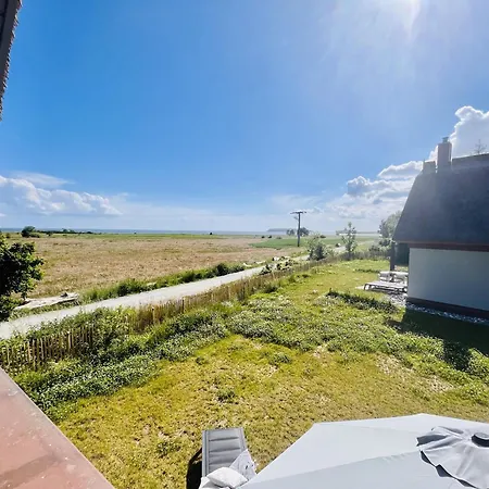 Casa vacanze Huus Waterkant 18 Klein Stresow Ruegen By Ruyastay