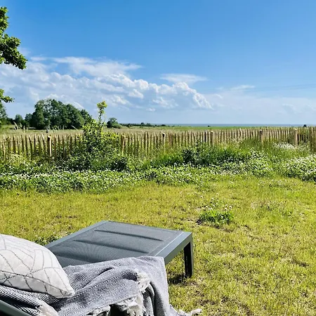 Huus Waterkant 18 Klein Stresow Ruegen By Ruyastay Casa vacanze Putbus