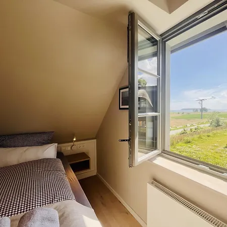 Huus Waterkant 18 Klein Stresow Ruegen By Ruyastay Casa vacanze