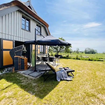 Holiday home Huus Waterkant 18 Klein Stresow Ruegen By Ruyastay Putbus