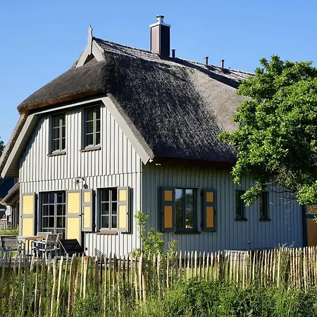 Holiday home Huus Waterkant 18 Klein Stresow Ruegen By Ruyastay Putbus