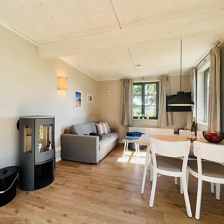 Huus Waterkant 18 Klein Stresow Ruegen By Ruyastay Putbus