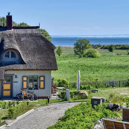 Casa vacanze Huus Waterkant 18 Klein Stresow Ruegen By Ruyastay Putbus