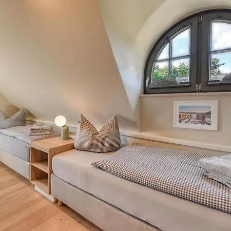 Huus Waterkant 18 Klein Stresow Ruegen By Ruyastay Casa vacanze Putbus